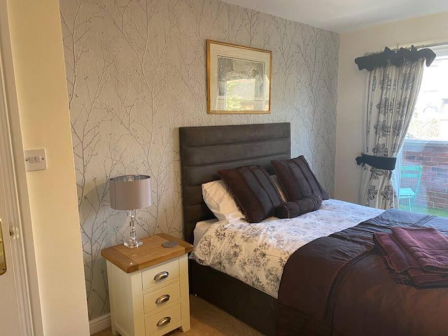 Spacious 2 Bedroom Apartment Клиторпс Экстерьер фото